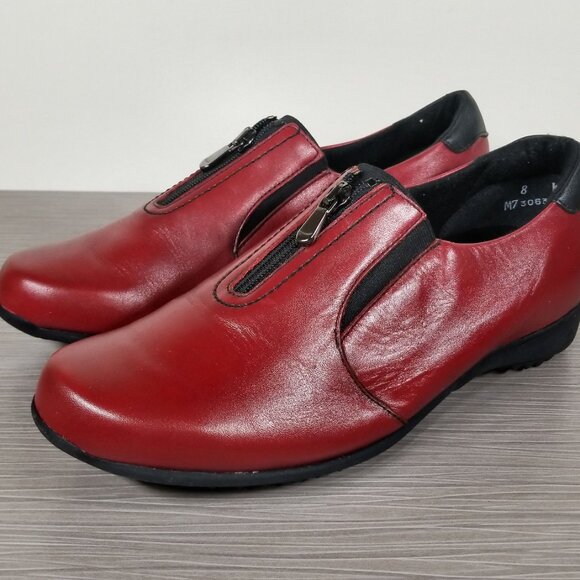 Munro Berkley Front-Zip Sneaker, Red Leather, Women’s Size 8 W - Picture 3 of 12